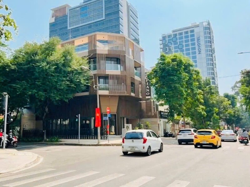 BÁN NHÀ 4 TẦNG - GÓC 2 MẶT TIỀN – VỊ TRÍ ĐẮC ĐỊA QUẬN 1 - 310 Tỷ (tương đương 1,2 tỷ/m²)